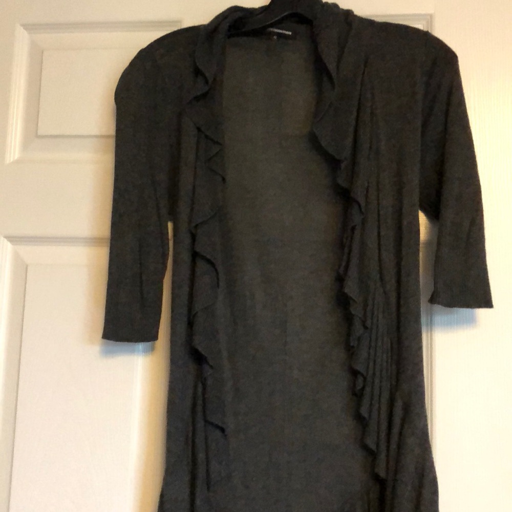 Lightweight Ruffled Cardigan - Picture 2 of 3